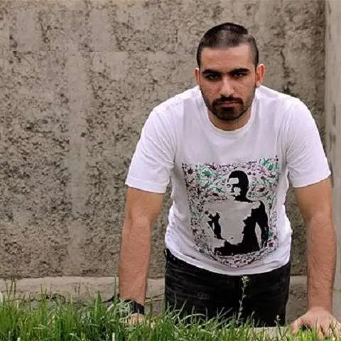 دانلود آهنگ هیچکس دوست داری بازم واسم ناز کنی نه (هوش مصنوعی) دانلود آهنگ هیچکس دوست داری بازم واسم ناز کنی نه (هوش مصنوعی)