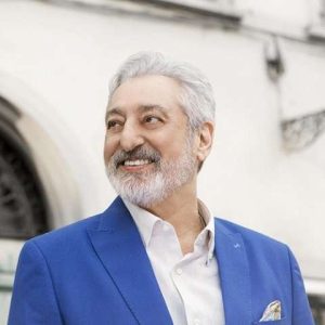 خاطره بازی با ابی : اهنگ روزا با تو زندگی رو پر از قشنگی میبینم خاطره بازی با ابی : اهنگ روزا با تو زندگی رو پر از قشنگی میبینم