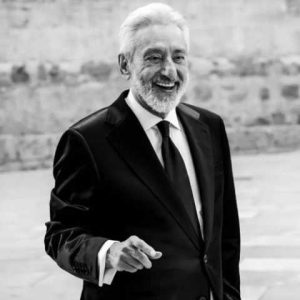 اهنگ برای خواب معصومانه ی عشق کمک کن بستری از گل بسازیم اهنگ برای خواب معصومانه ی عشق کمک کن بستری از گل بسازیم