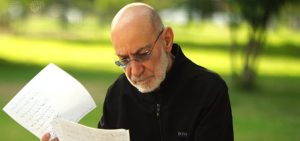 آهنگ اینجا توی این زندون دنبال چی میگردی آهنگ اینجا توی این زندون دنبال چی میگردی