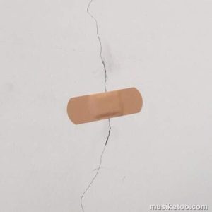 دانلود اهنگ ساکتم پر از غرور شکسته و سنگ صبور MP3